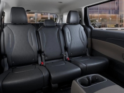 Kia Carnival LXS FWD 2026