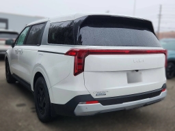Kia Carnival LXS FWD 2026