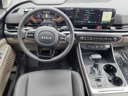 Kia Carnival LXS FWD 2026