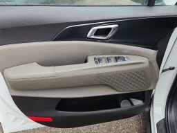 Kia Carnival LXS FWD 2026