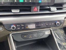 Kia Carnival LXS FWD 2026