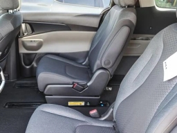 Kia Carnival LX FWD 2026