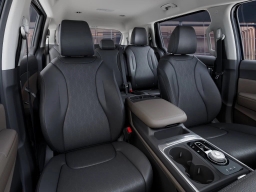 Kia Carnival Hybrid LXS FWD 2026