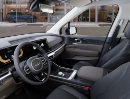 Kia Carnival Hybrid LXS FWD 2026