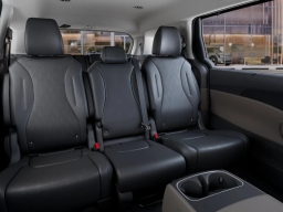 Kia Carnival EX FWD 2026