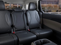 Kia Carnival EX FWD 2026