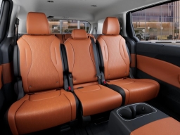 Kia Carnival EX FWD 2026