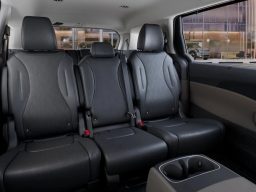 Kia Carnival EX FWD 2026