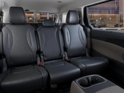 Kia Carnival EX FWD 2026