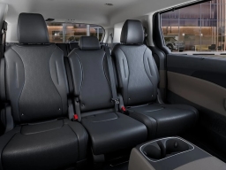Kia Carnival EX FWD 2026