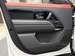 Land Rover Range Rover Sport SV P635 2026