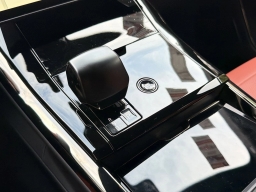 Land Rover Range Rover Sport SV P635 2026