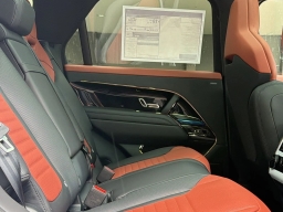 Land Rover Range Rover Sport SV P635 2026