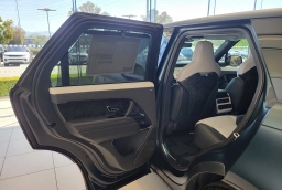 Land Rover Range Rover Sport SV P635 2026