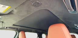 Land Rover Range Rover Sport SV P635 2026