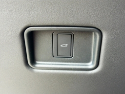 Land Rover Range Rover Sport SV P635 2026