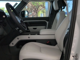 Land Rover Defender X-Dynamic SE 110 P400 2026