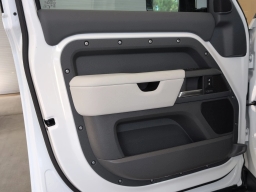 Land Rover Defender X-Dynamic SE 110 P400 2026