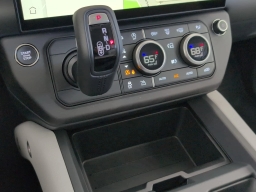 Land Rover Defender X-Dynamic SE 110 P400 2026