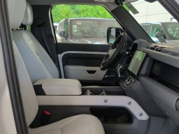 Land Rover Defender X-Dynamic SE 110 P400 2026