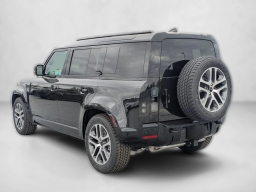 Land Rover Defender X-Dynamic SE 110 P400 2026