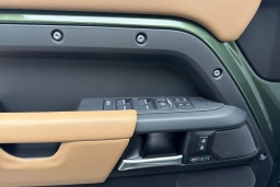 Land Rover Defender X-Dynamic SE 110 P400 2026