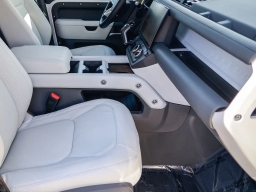 Land Rover Defender X-Dynamic SE 110 P400 2026