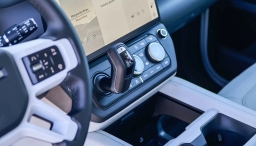 Land Rover Defender X-Dynamic SE 110 P400 2026