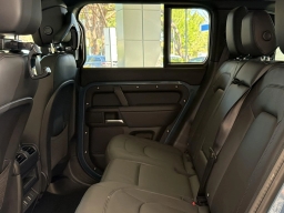 Land Rover Defender S 110 P300 2026