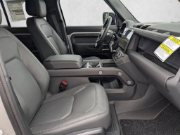 Land Rover Defender S 130 P300 2026