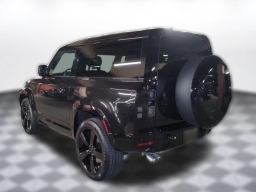 Land Rover Defender V8 90 P525 2026