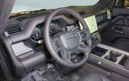 Land Rover Defender V8 90 P525 2026