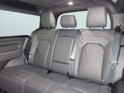 Land Rover Defender V8 90 P525 2026