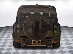 Land Rover Defender V8 90 P525 2026
