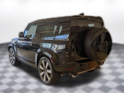 Land Rover Defender V8 90 P525 2026