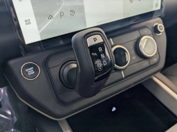 Land Rover Defender V8 90 P525 2026