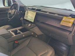 Land Rover Defender V8 90 P525 2026