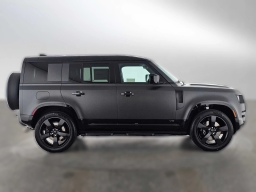Land Rover Defender V8 110 P525 2026