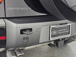 Land Rover Defender V8 110 P525 2026
