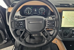 Land Rover Defender V8 110 P525 2026