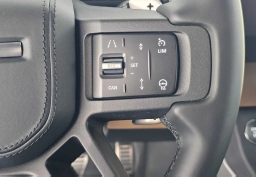 Land Rover Defender V8 110 P525 2026