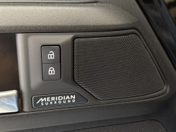 Land Rover Defender V8 130 P500 2026