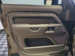 Land Rover Defender V8 130 P500 2026