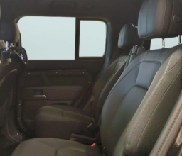 Land Rover Defender V8 130 P500 2026