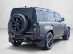Land Rover Defender OCTA Black 110 P635 2026