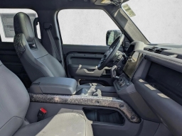 Land Rover Defender OCTA Black 110 P635 2026