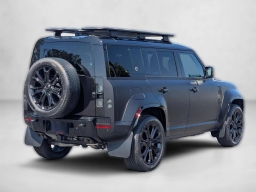 Land Rover Defender OCTA Black 110 P635 2026