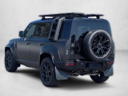 Land Rover Defender OCTA Black 110 P635 2026