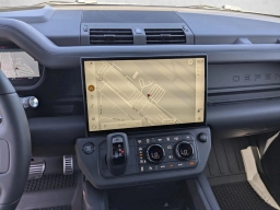 Land Rover Defender OCTA Black 110 P635 2026