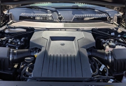 Land Rover Defender OCTA Black 110 P635 2026